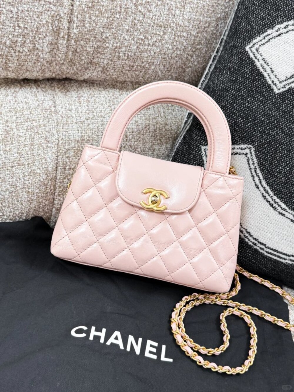 Classic CHANEL Bags: A Stylish and Versatile Choice for Elegance